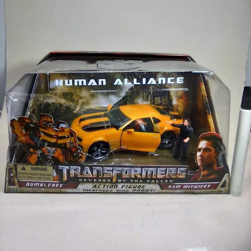 Transformers deformation figureTransformersHuman alliance
Bumble bee
Sam witwicky
Bisa transform

CW