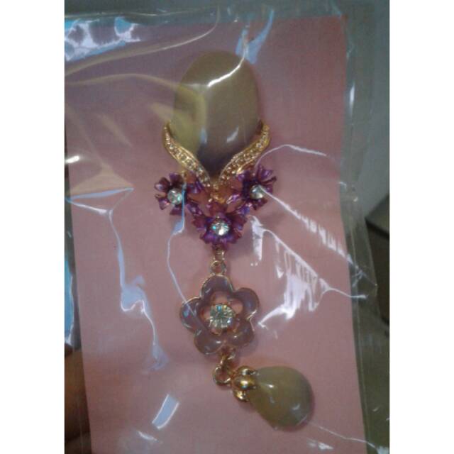 Bros batu giok rumbai