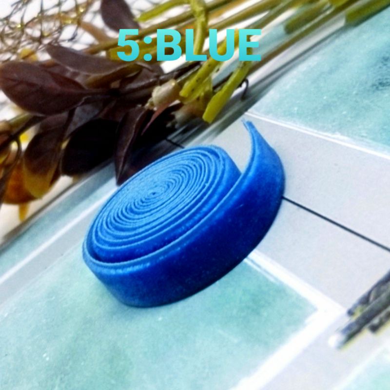

per rol.15 meter,pita bludru/velvet warna biru lebar 1 cm