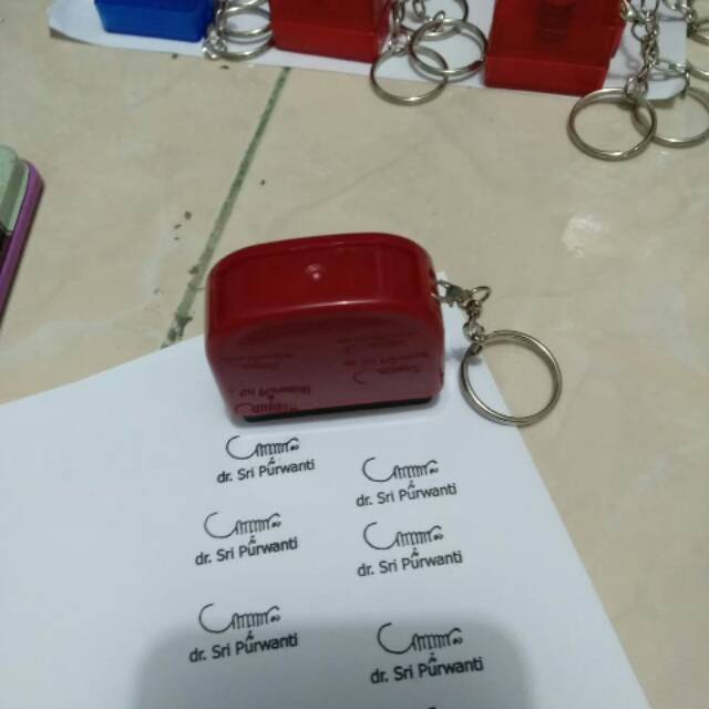 

STEMPEL PERSEGI PANJANG JENIS GANTUNGAN KUNCI FLASH WARNA OTOMATIS CUSTOM UNTUK NAMA CAP LOGO USAHA PERUSAHAAN