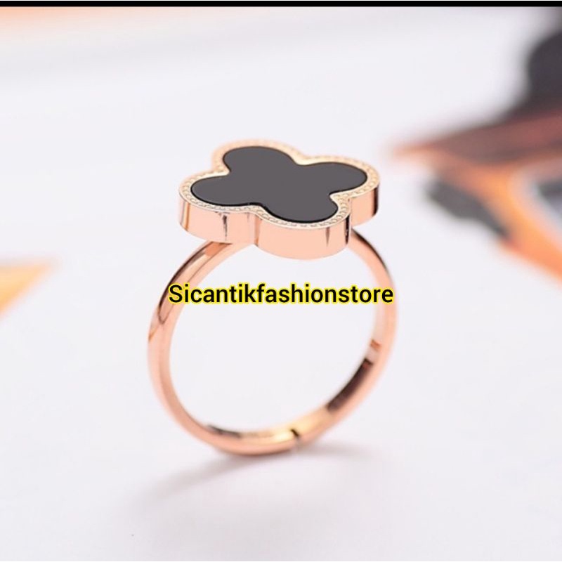 Cincin Titanium Wanita Clover Hitam Cincin Wanita Korea Terbaru Anti Karat Tidak Luntur