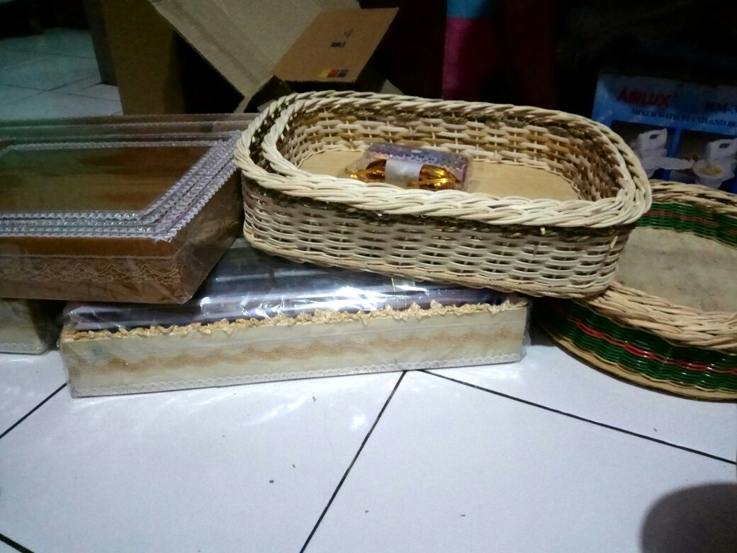 Anyaman Putih Model Kotak Isi 2 Pcs