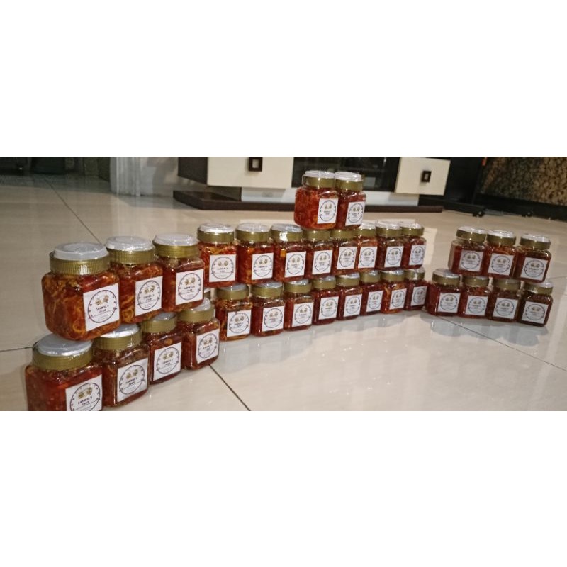 

Sambal cumi / udang / ayam / teri / terasi / rebon.