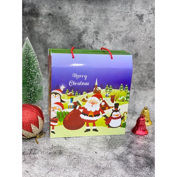 

Kotak tenteng natal /kotak hampers natal /gift box natal