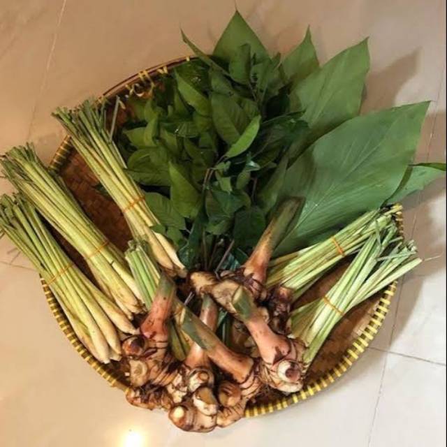 Bumbu Dapur Bumbu Pawon Lengkuas Kunyit Jahe Kencur Temu Kunci Serai Daun Salam Daun Jeruk Shopee Indonesia