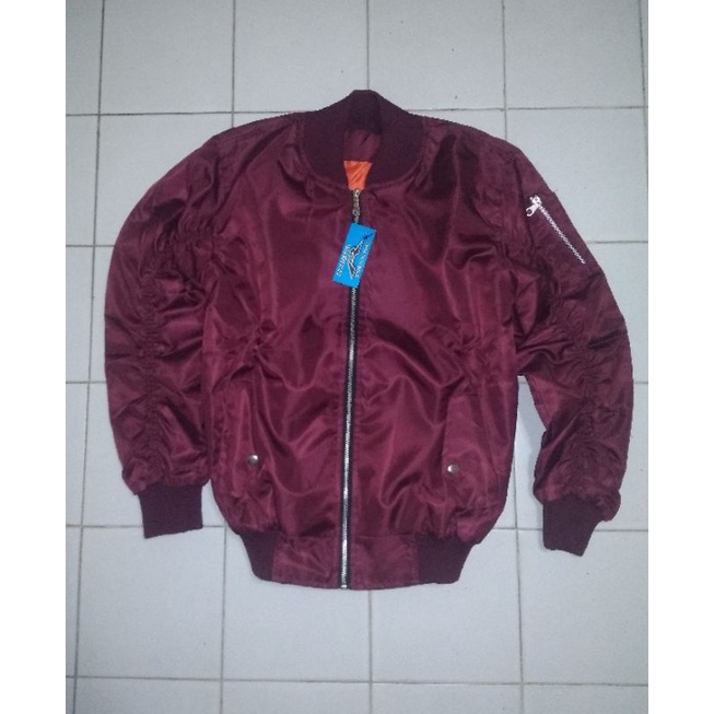 Jaket Bomber Merah Marun Maroon