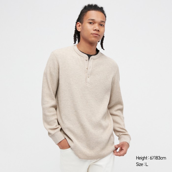 Kaos Uniqlo MEN T-Shirt Waffle Henley Neck Lengan Panjang 446821 ORI - 31 Beige, XS