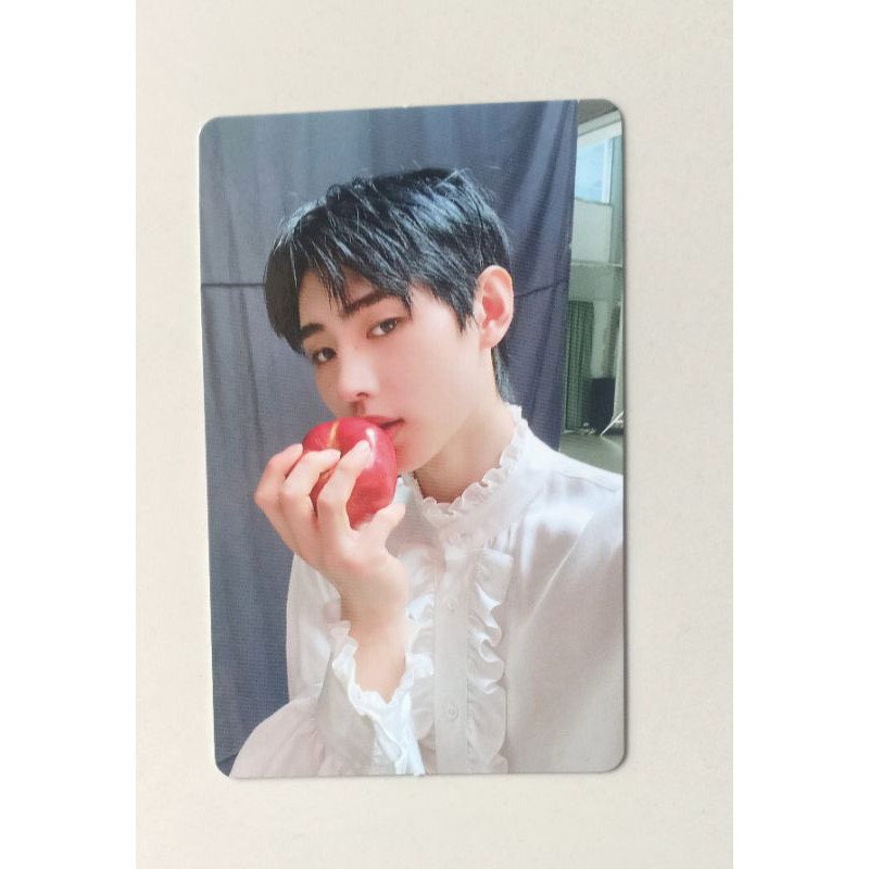 pc sunghoon makan apel