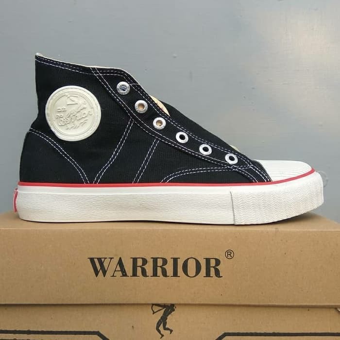 Sepatu Warior Clasic Hitam Putih