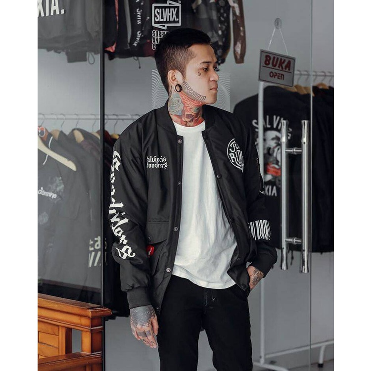 Jaket Bikers Jaket Salvio Hexia Jaket Parasut Salviohexia Jaket Outdrorr Jaket Bomber Putih