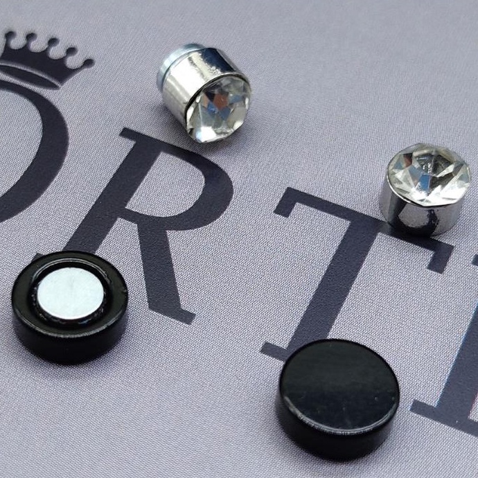 Anting Magnet Tanpa Tindik Bentuk Bulat Bahan Zircon Gaya Korea Untuk Pria