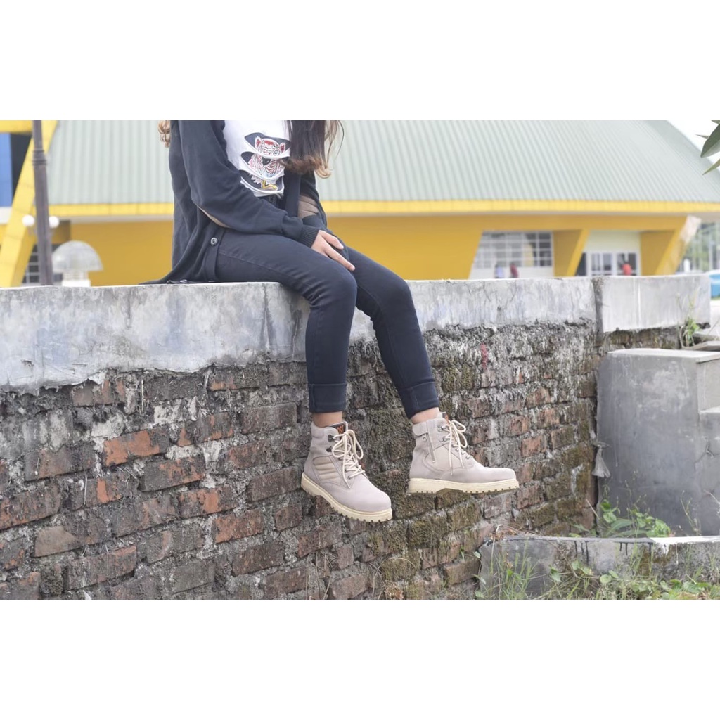 SEPATU BOOTS WANITA KICKERS SAFETY UJUNG BESI RESLETING TRACKING BIKERS PROYEK LAPANGAN