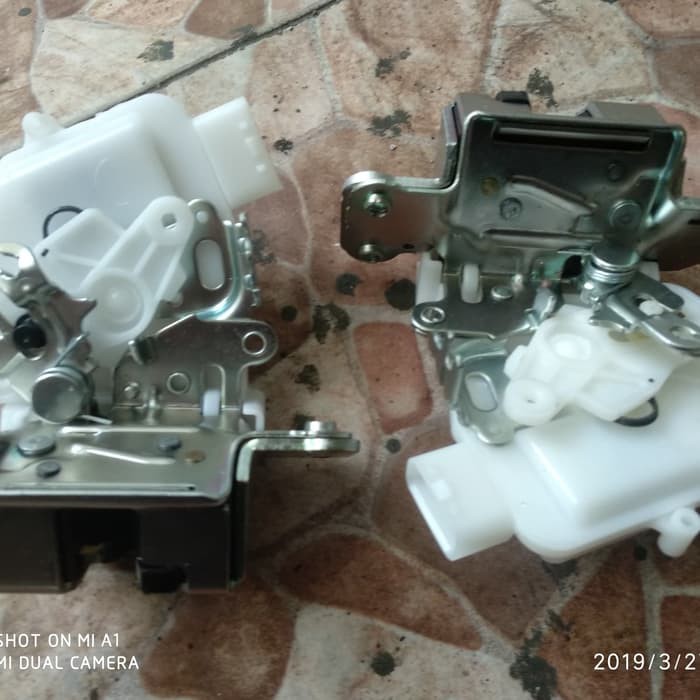 Door Lock Bagasi Toyota Avanza Type Veloz Original