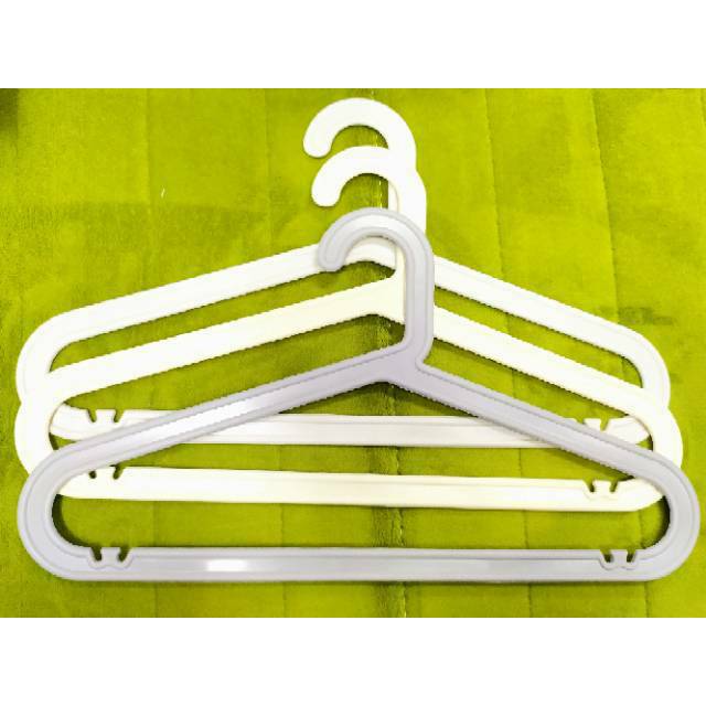 Gantungan Baju Plastik Simple Hanger Pakaian 3pcs Random