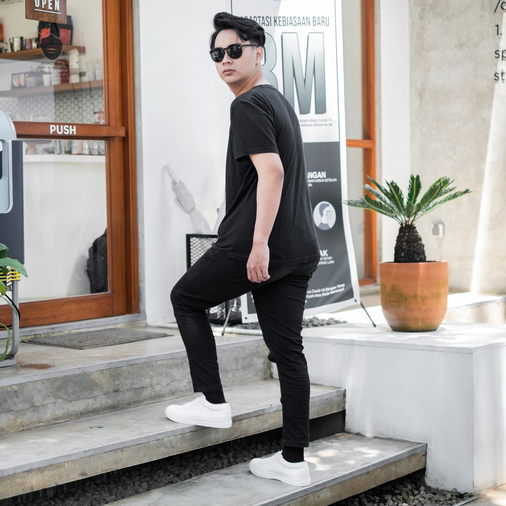 Muzzle White | 36-44 | Sepatu Sneakers Putih Original Sneaker Casual Sniker Kasual Jalan Pria Wanita Lokal Ori Footwear | FORIND x Lvnatica
