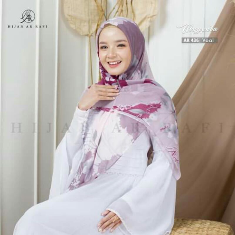 Hijab Arrafi | AR 436 | Hijab segi empat | Hijab motif