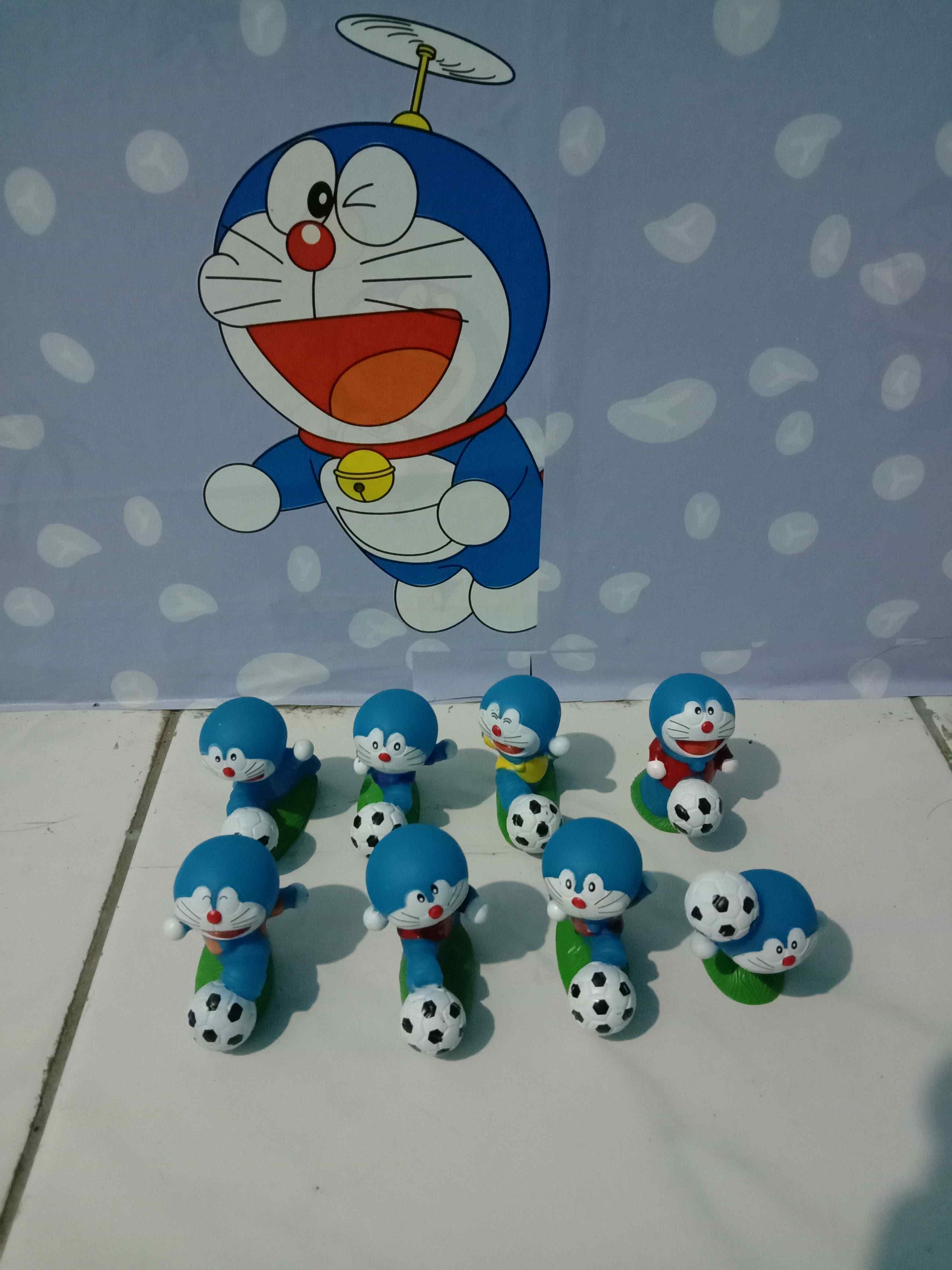 8pcs/set Doraemon Bola Figure Topper Kue Pajangan Kue 5.5cm