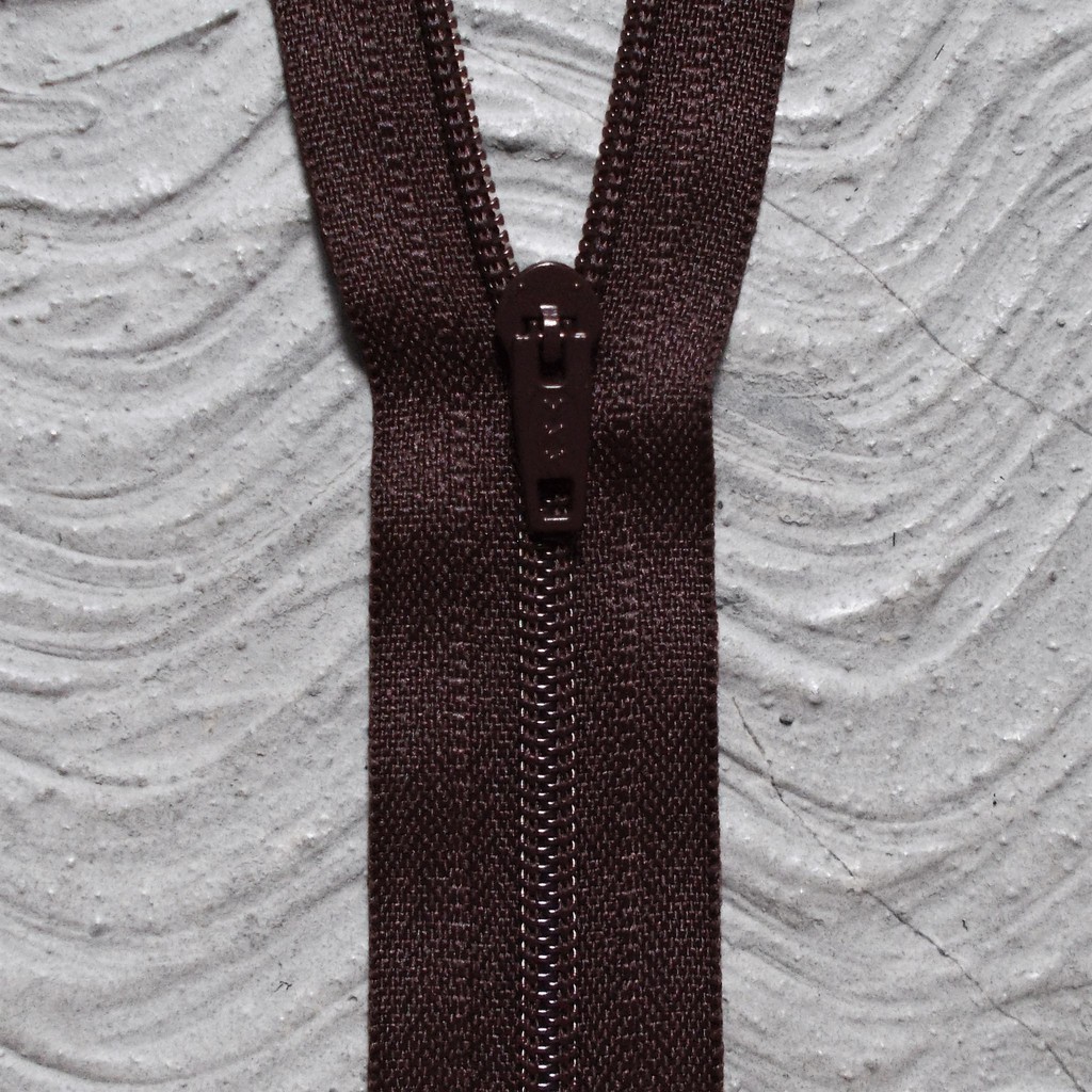 Resleting YKK 40 cm Coklat Tua 570