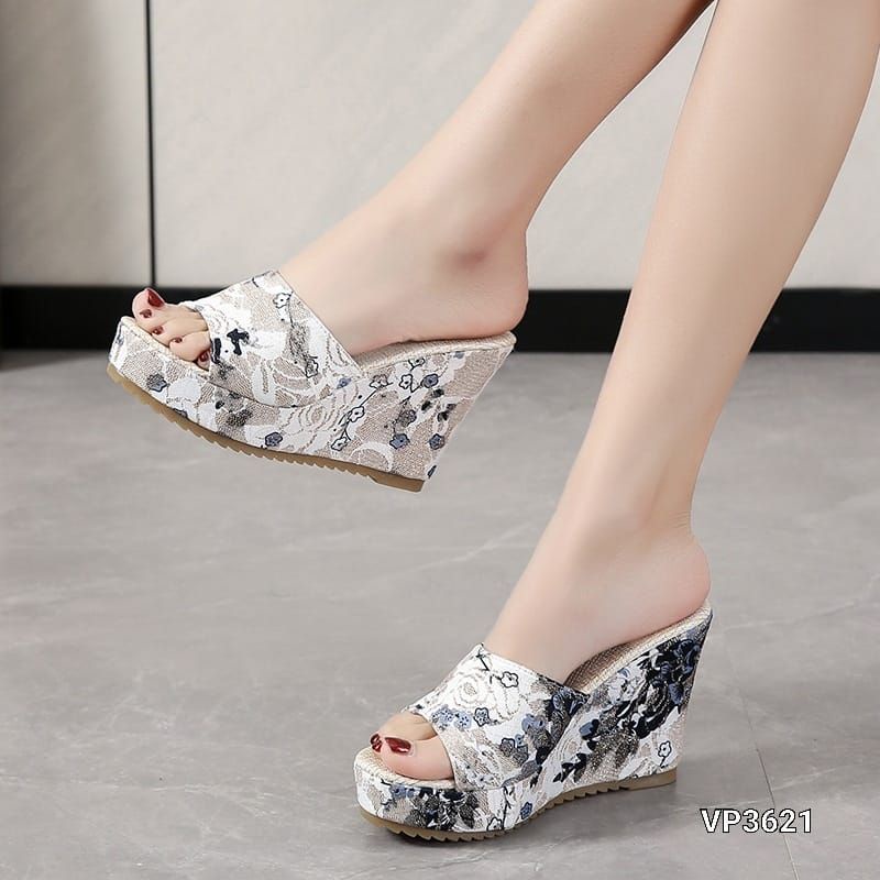 WEDGES SLOP CANVAS KOREA VP3621