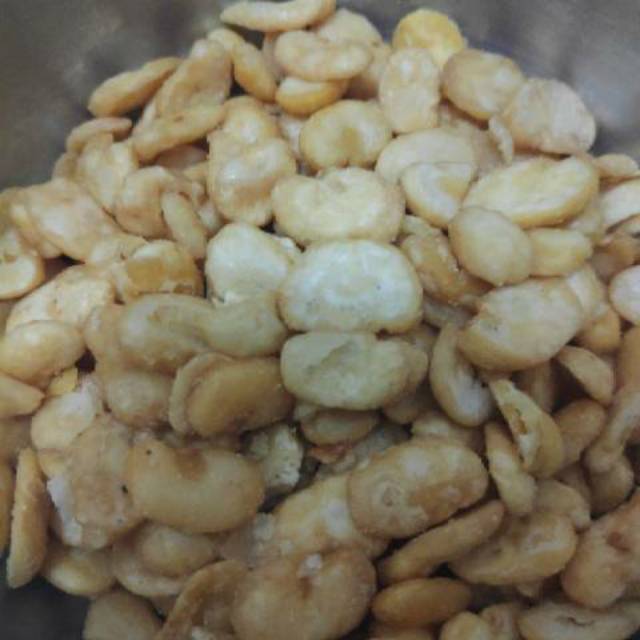 

Kacang koro kupas
