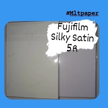 

Kertas Foto Fujifilm Silky Satin 5R