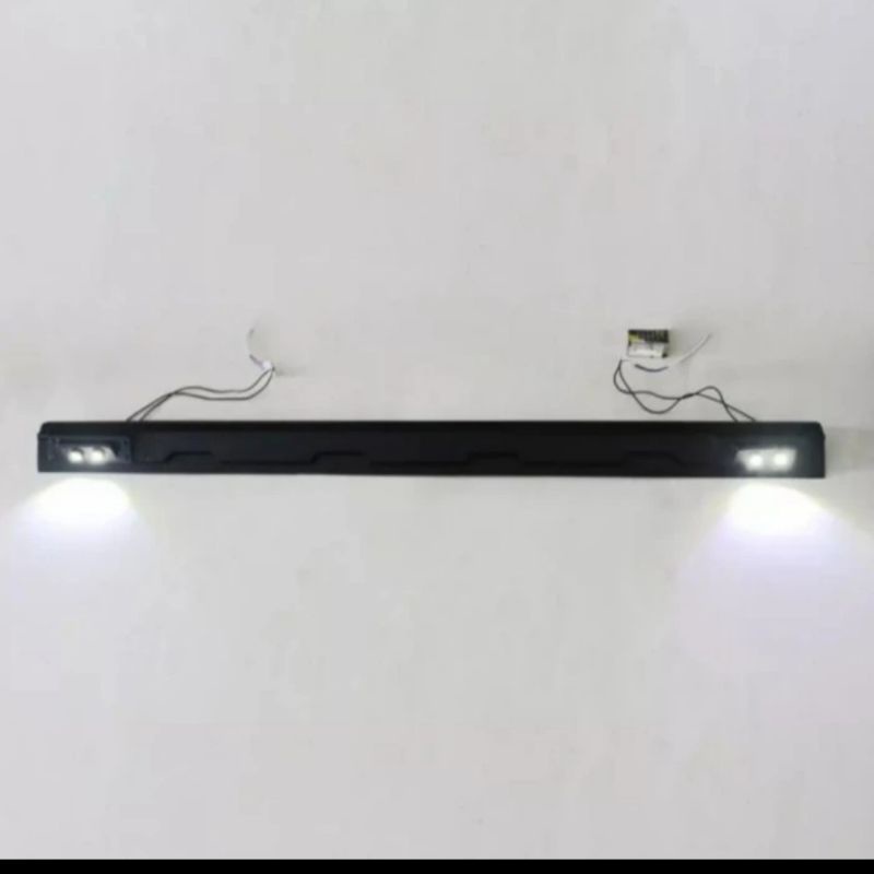 Cover pintu belakang ford ranger t6 t7 t8 led