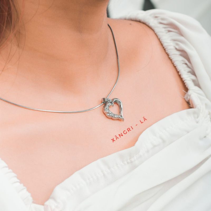 Kalung Liontin Titanium Wanita Dengan Permata liontin Love Berlian