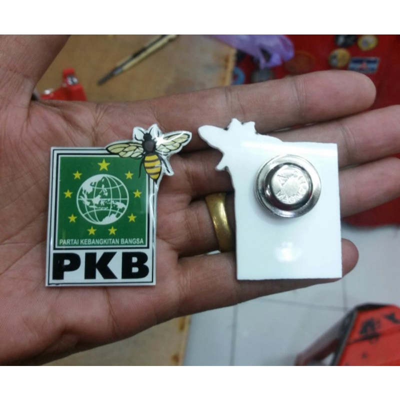 Pin PKB lebah magnet