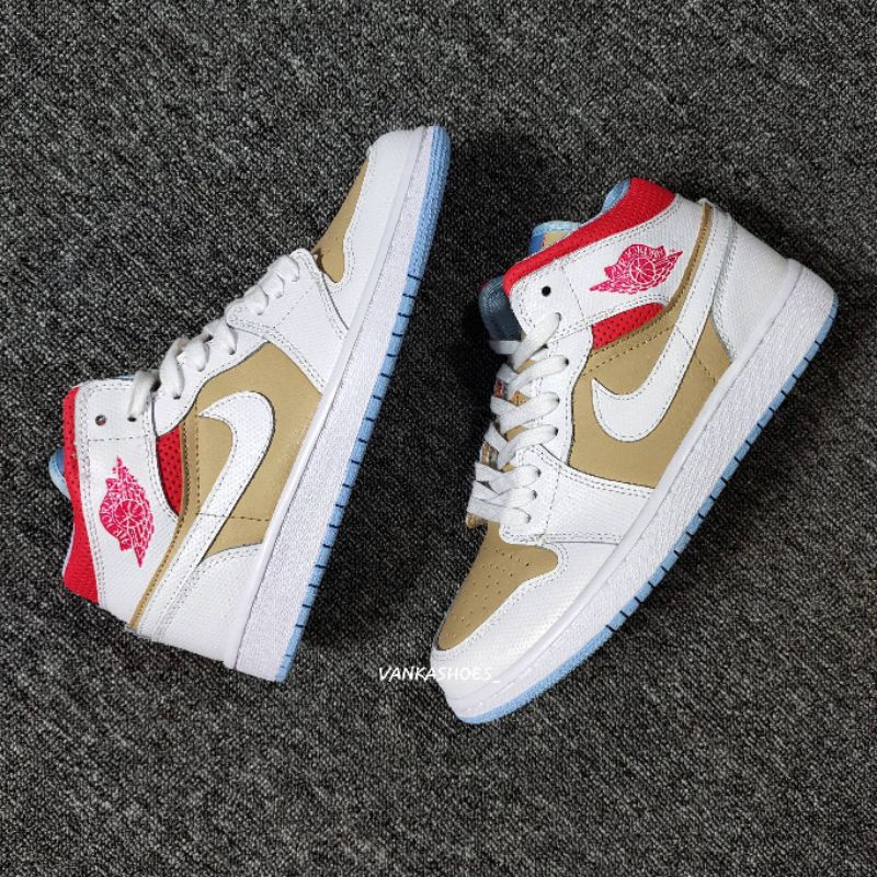 NIKE AIR JORDAN 1 MID SE SESAME - SEPATU BASKET CEWE