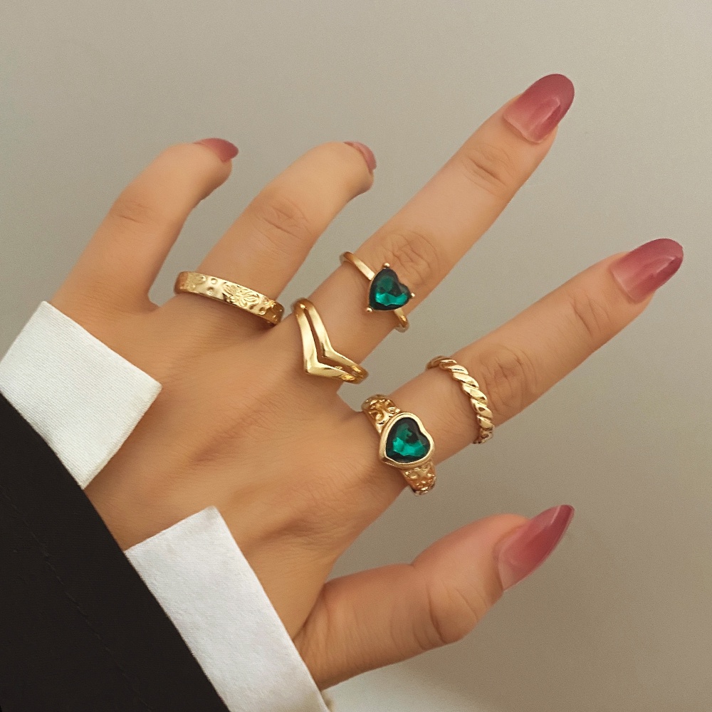 5pcs / Set Cincin Berlian Imitasi Bentuk Hati Warna Hijau Gaya Retro