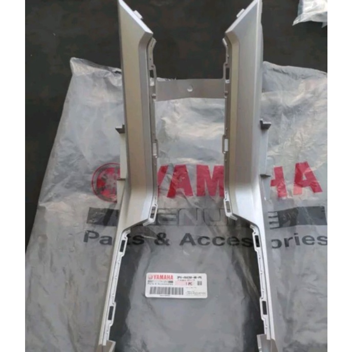 Cover 1 Legshield Tengah MX King Silver Ori YGP 2PV-F842M-00-P6