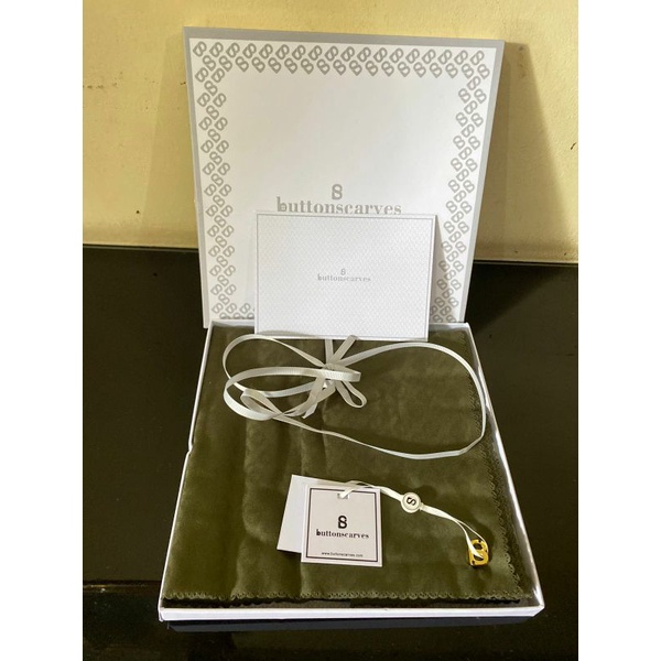 buttonscarves everyday tapis embossed kale