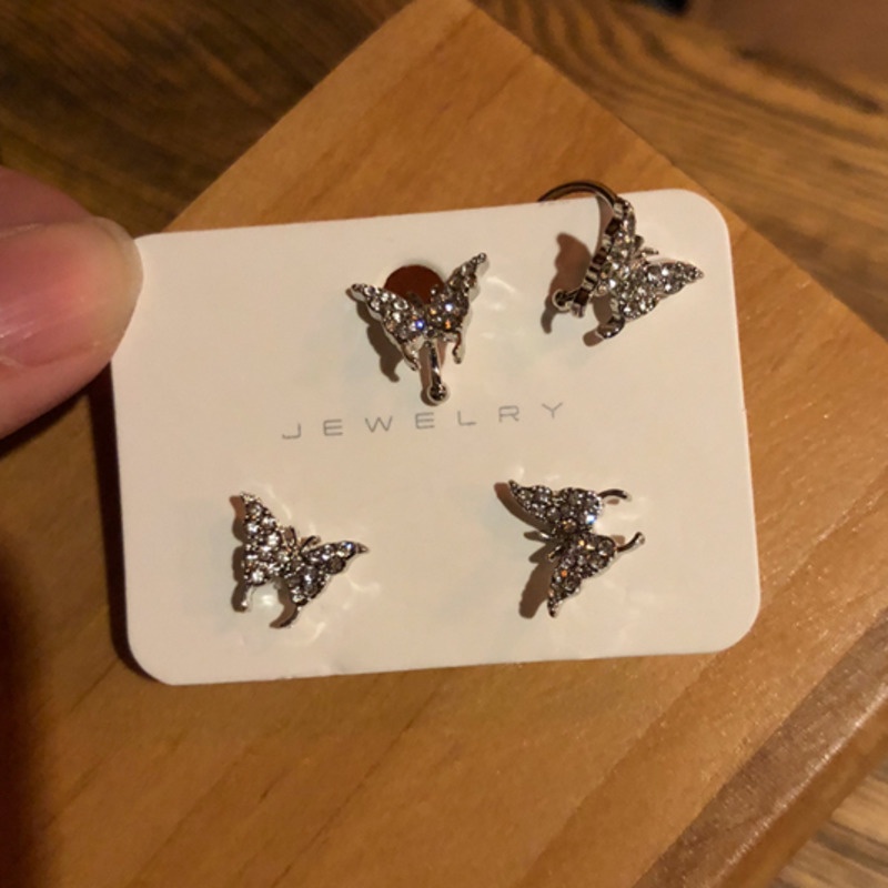 Butterfly Anting Klip Desain Kupu-Kupu Gaya Simple Serbaguna Untuk Aksesoris