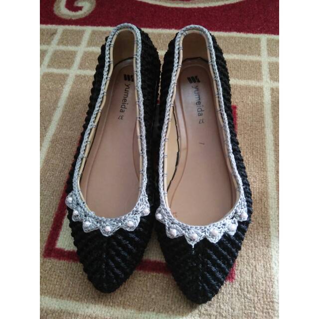 Sepatu rajut nilon