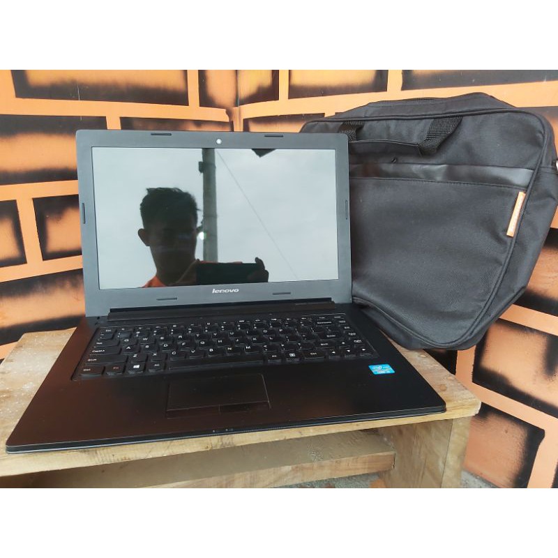 Lenovo g400s i3 g3 ram 4, ssd 120gb. Corel, photoshop, dll. Laptop no lemot. Mulus slim