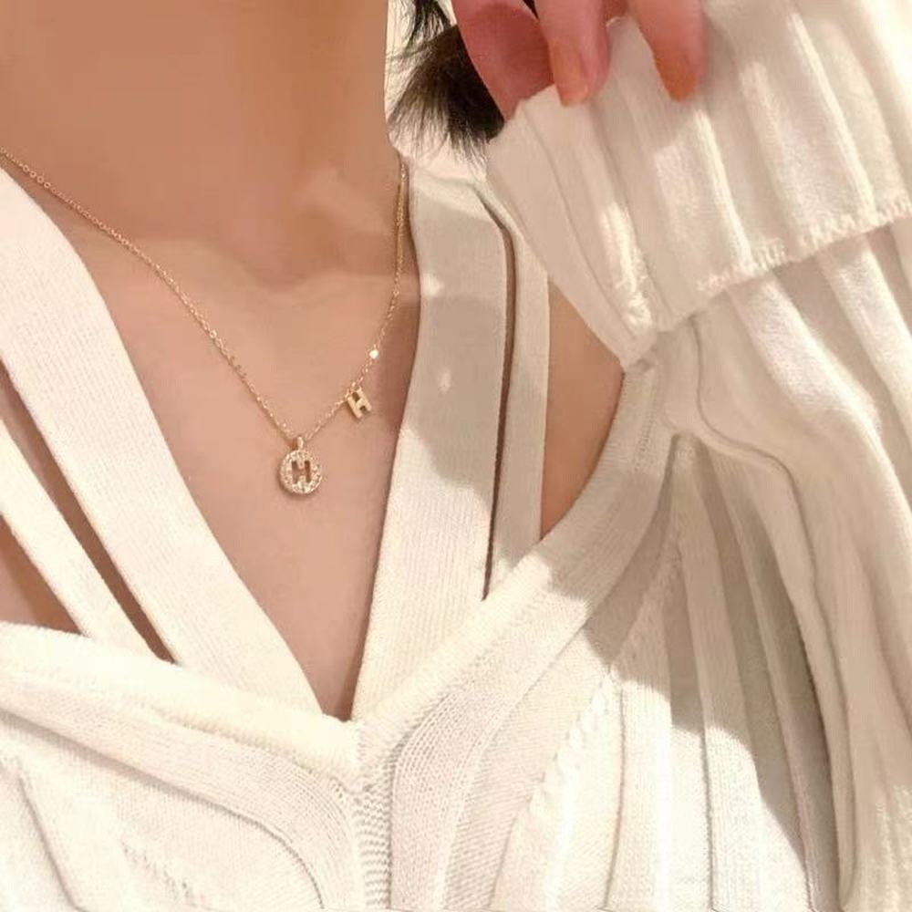 Fashionable Clavicle Chain Micro-inlaid H Letter Necklace Simple Necklace for Women Party Birthday Gifts Sexy Girl Jewelry