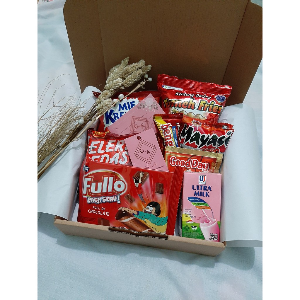 

Snackbox / Snack box / Giftbox / Kado Wisuda / Kado Sidang / Kado Ulang Tahun/Packing Cantik