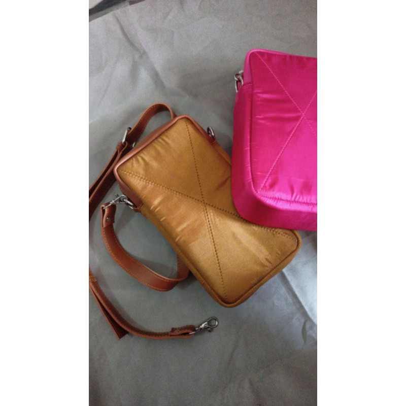 Inner tas slempang