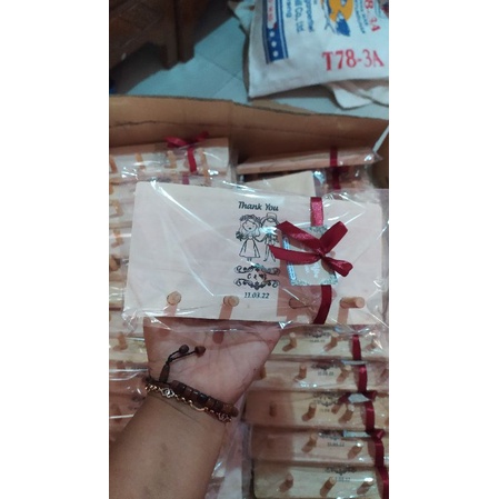 souvenir pernikahaan kapstok kayu murah unik