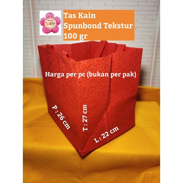 

Tas Kantong Bingkisan Souvenir Gift Bag Merah Tekstur 26 x 22 x 27