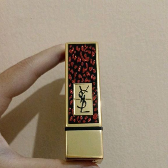 YSL YvesSaintLaurent Rouge Pur Couture Satin Lipstick Holiday Collector 3.8gr - 83 Fiery Red