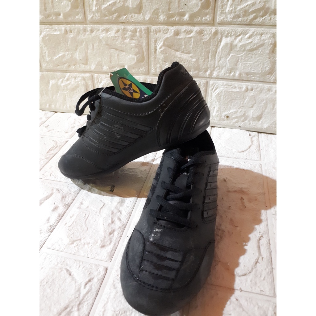 SEPATU SEKOLAH WORLD STAR PERFORMA