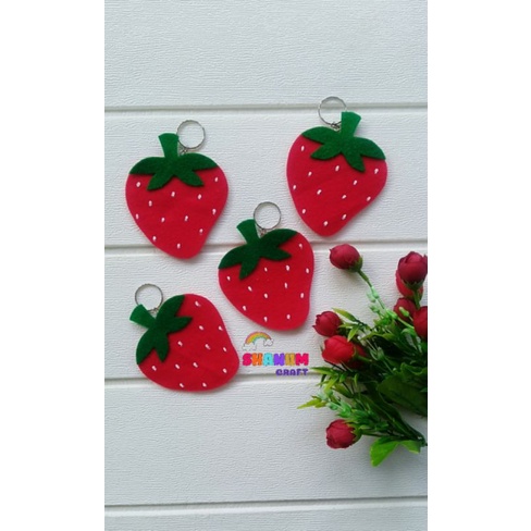 

Amplop Lebaran Strawberry Imut