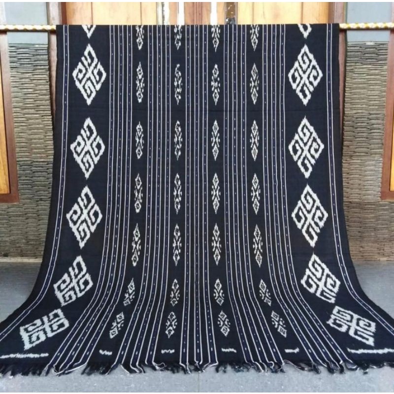 kain tenun ikat original handmade lombok hitam