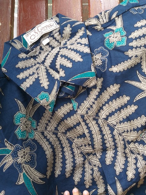 Batik Myrna - Kemeja Batik Lengan Pendek Baju Atasan Pria Motif Daun Pete Dongker