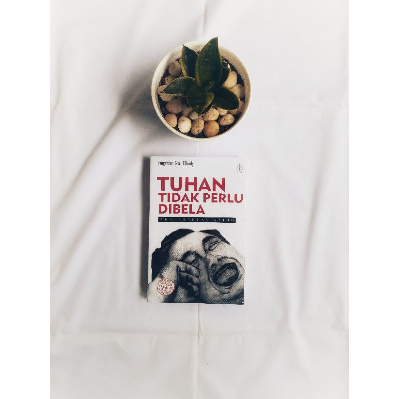 TUHAN TIDAK PERLU DIBELA