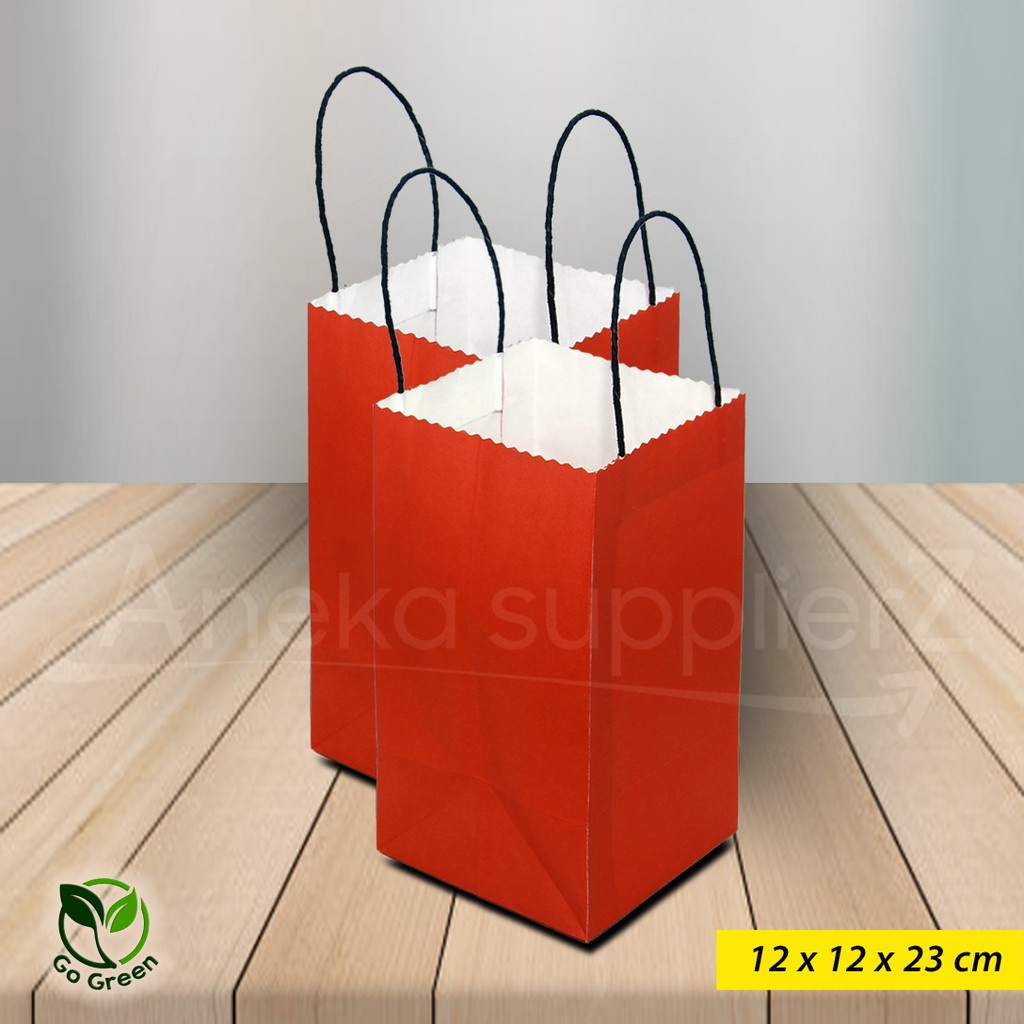 

Paper Bag Merah - Paper Bag Imlek - Paper Bag Natal |M5 - 12x12x23 cm -( 25 Pcs )