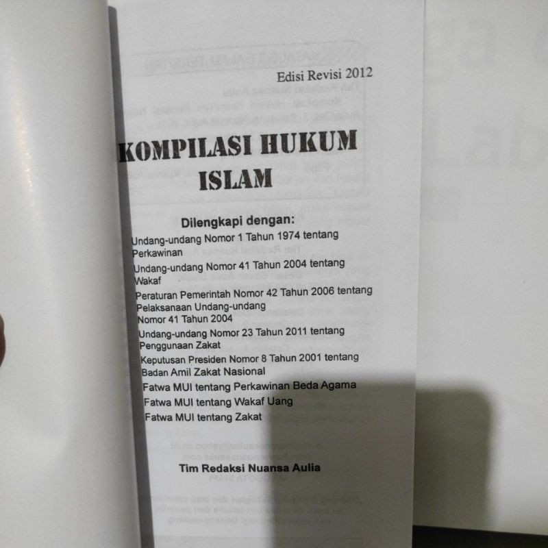 BUKU KOMPILASI HUKUM ISLAM (Hukum Perkawinan,Kewarisan, dan Perwakafan) Nuansa Aulia Revisi 2012-1