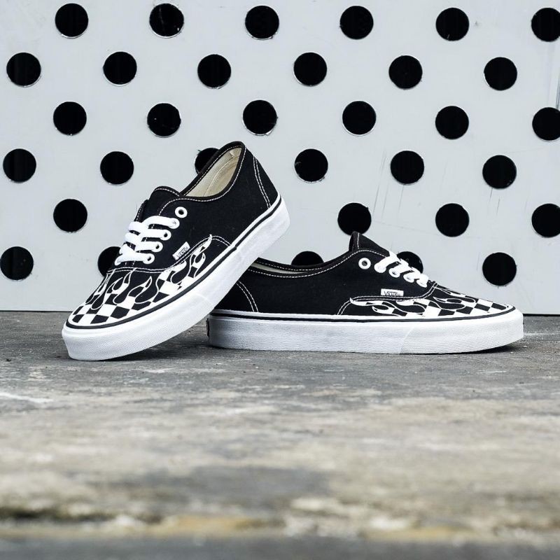 Vans Authentic Checkerboard Flame “ Black / White “