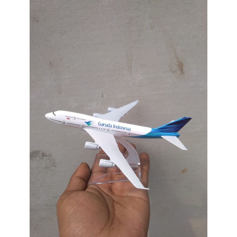 diecas pesawat garuda B747 mesin 2
